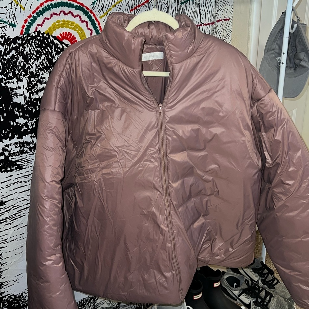 MENS URBAN OUTFITTERS LARGE PUFFER JACKET NEVER WORN